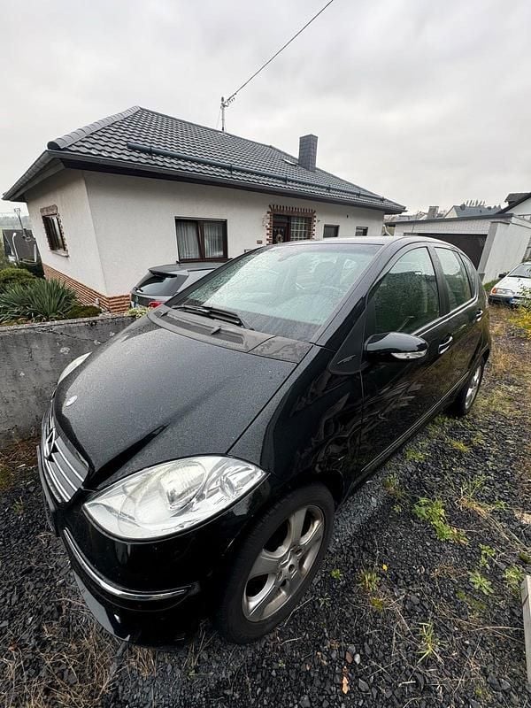 Schwarz Gebraucht 2004 Mercedes A150 Kleinwagen | 1.000 € (Guter Preis) - Bild 1/4