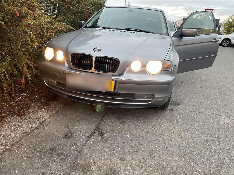 Silber Gebraucht 2003 BMW 316 Compact Kleinwagen | 400 € (Superpreis) - Bild 1/4