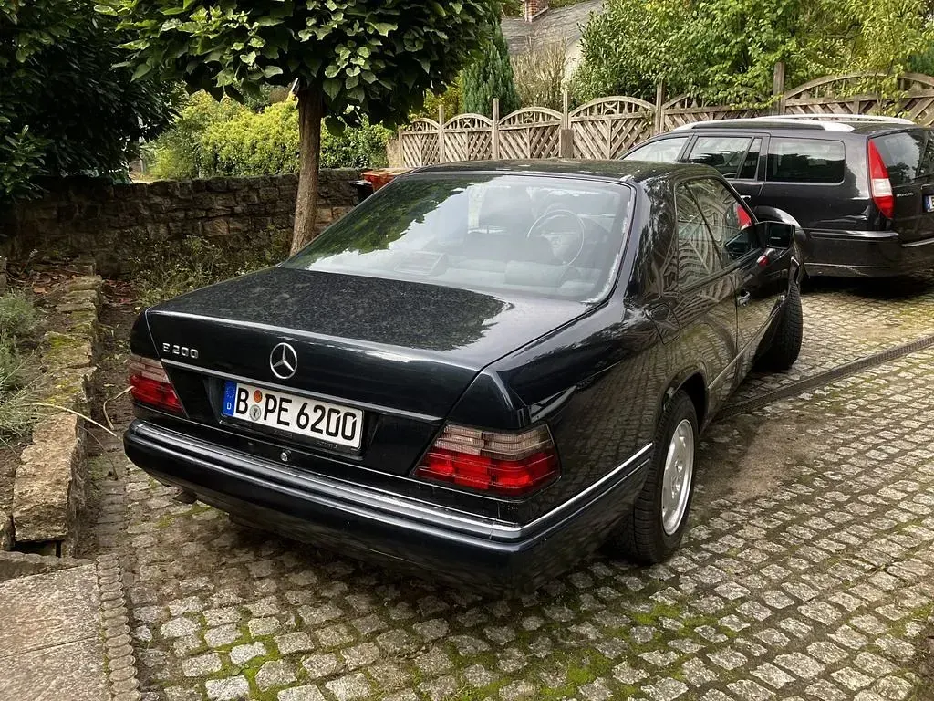 Gebraucht Mercedes E200 136 PS (100 kW) 1996 Blau Coupé