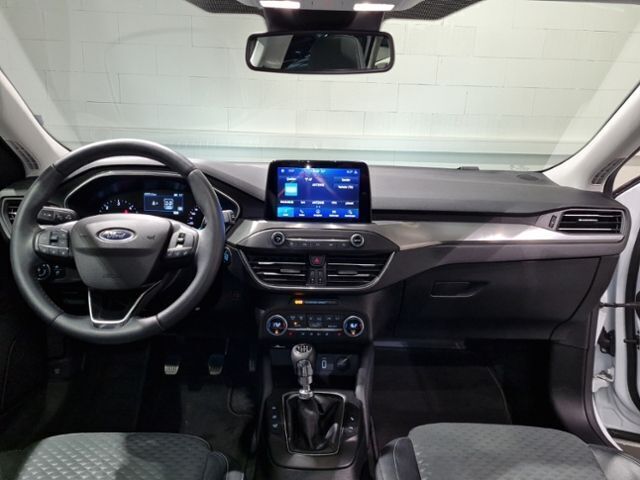 Gebraucht Ford Focus Titanium 120 PS (88 kW) 2020 Weiß, frozen white Kombi