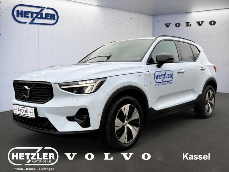 Blau Gebraucht 2024 Volvo XC40 Plus SUV | 44.950 € (Teuer) - Bild 1/4