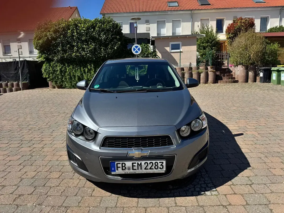 Gebraucht Chevrolet Aveo 101 PS (74 kW) 2012 Grau Kleinwagen