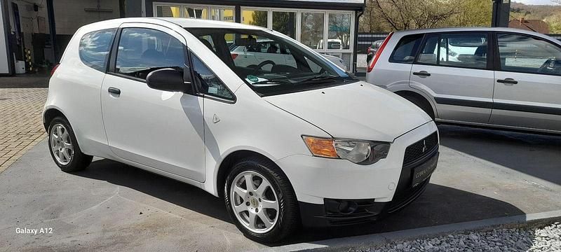 Gebraucht Mitsubishi Colt 75 PS (55 kW) 2009 Weiß Kleinwagen