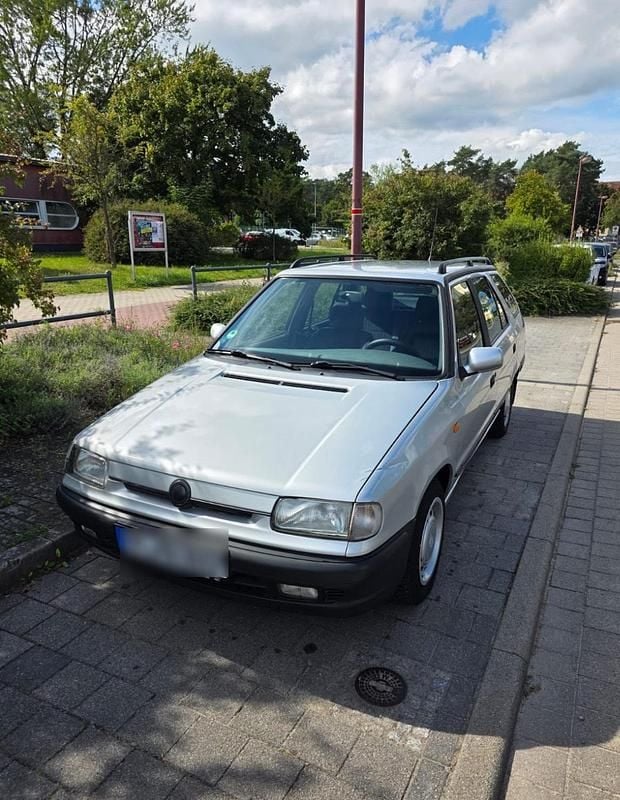 Silber Gebraucht 1998 Skoda Felicia Kombi | 500 € - Bild 1/4