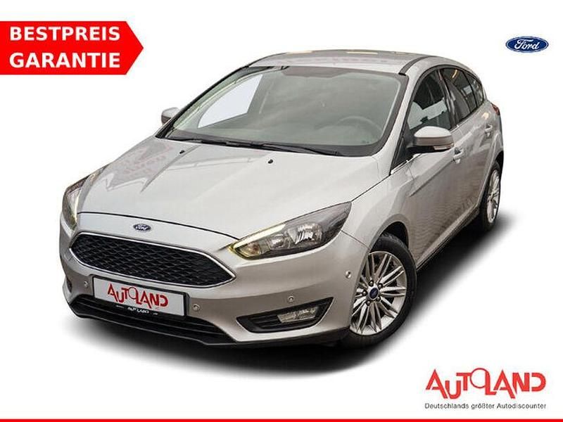 Grau Gebraucht 2018 Ford Focus Limousine | 13.990 € (Etwas zu teuer) - Bild 1/4