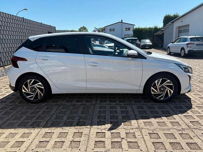 Neu Hyundai i20 90 PS (66 kW) 2026 Atlas white Kleinwagen