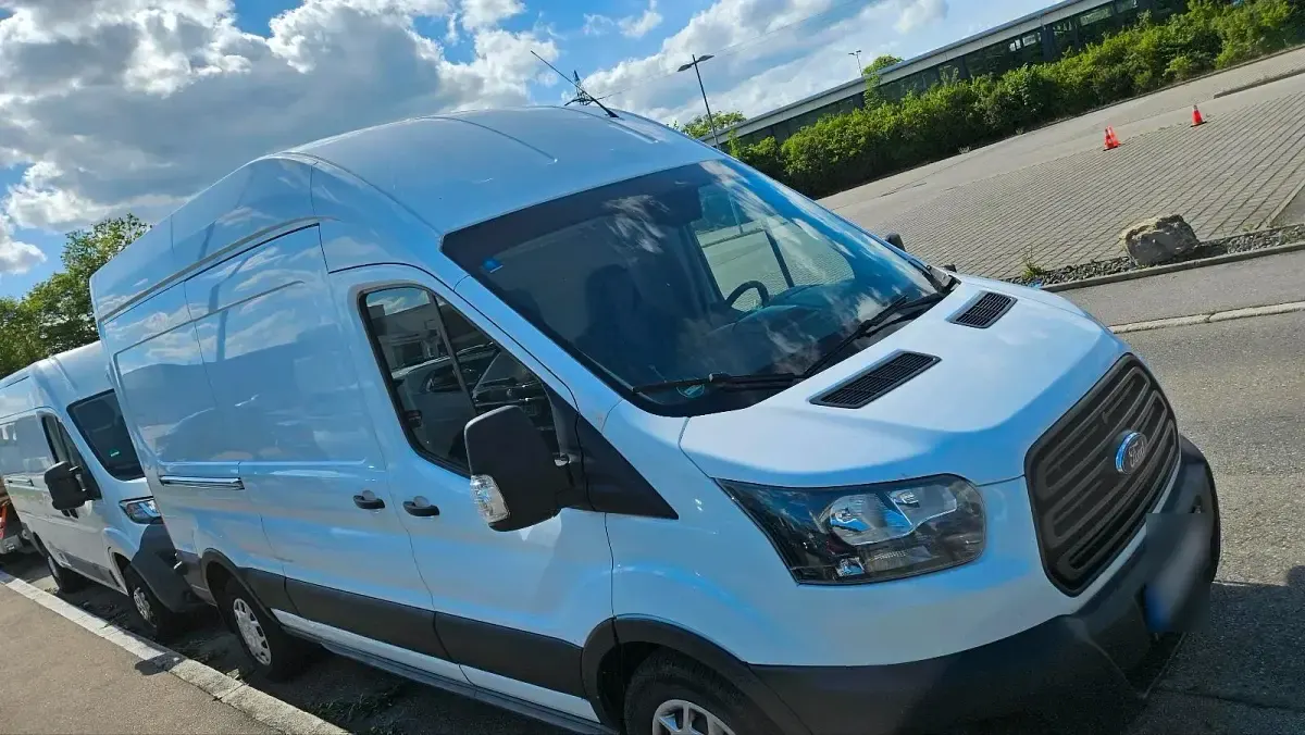 Gebraucht Ford Transit 131 PS (96 kW) 2017 Weiß Van / Kleinbus