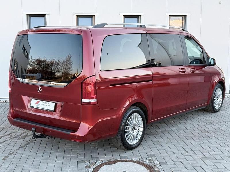 Gebraucht Mercedes V220 Edition 163 PS (119 kW) 2020 Rot Van / Kleinbus