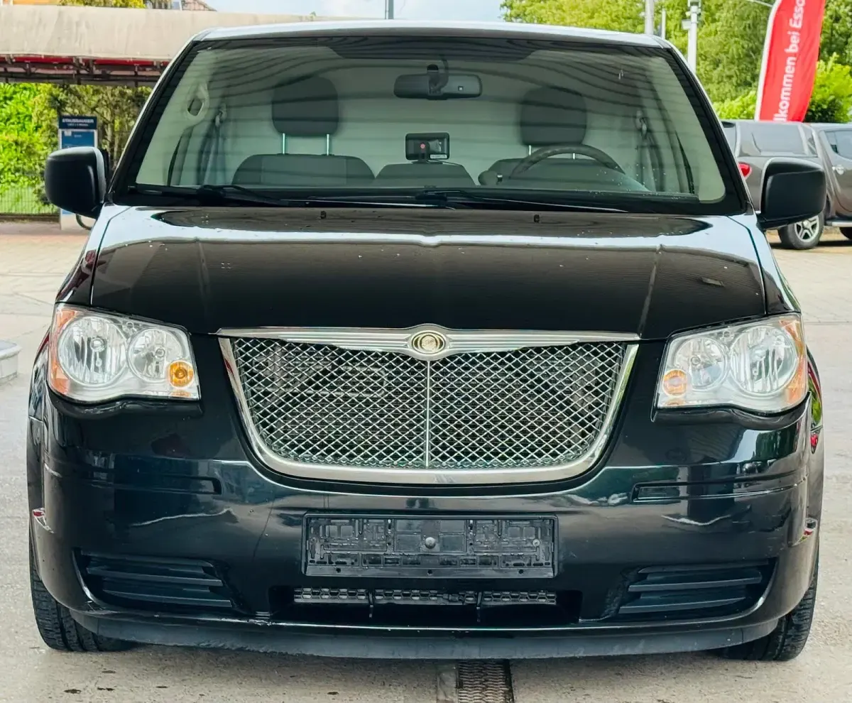 Gebraucht Chrysler Voyager 163 PS (119 kW) 2009 Schwarz Van / Kleinbus
