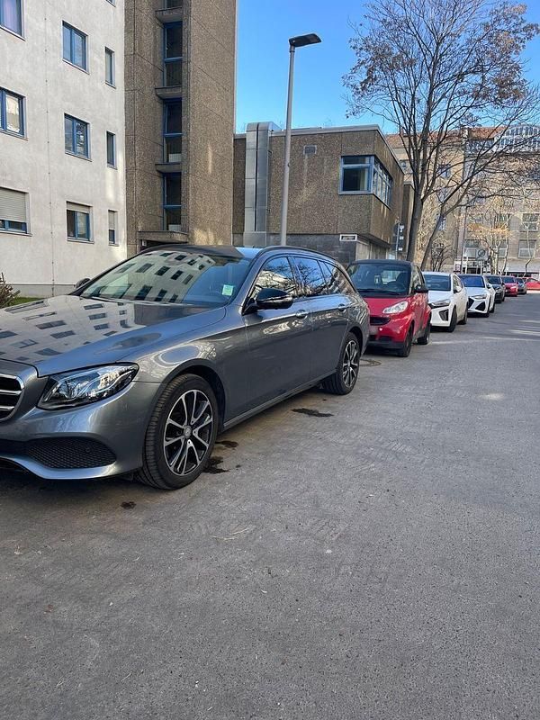 Gebraucht Mercedes E220 194 PS (142 kW) 2017 Grau Kombi