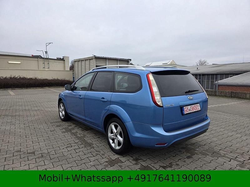Gebraucht Ford Focus Style 101 PS (74 kW) 2010 Blau Kombi