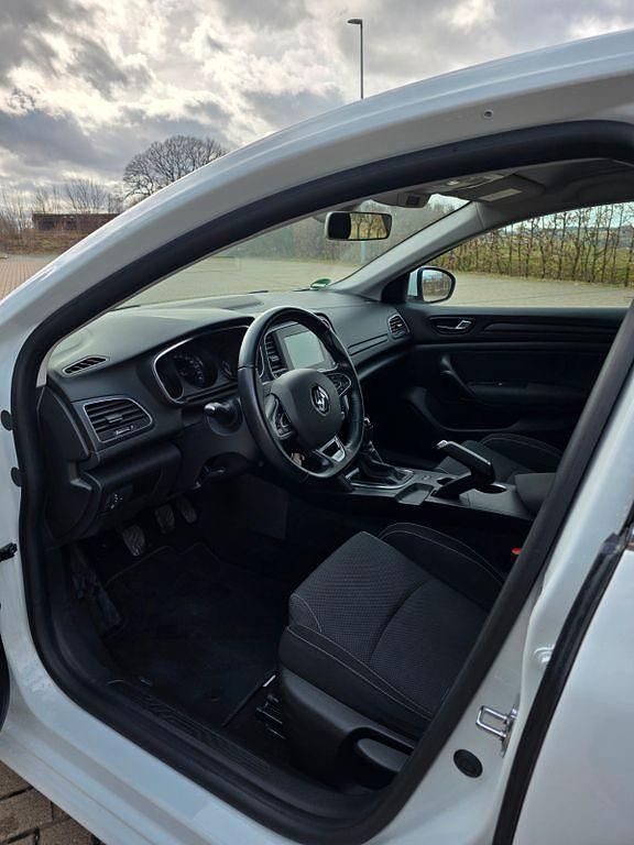 Gebraucht Renault Mégane IV 132 PS (97 kW) 2017 Weiß Kombi