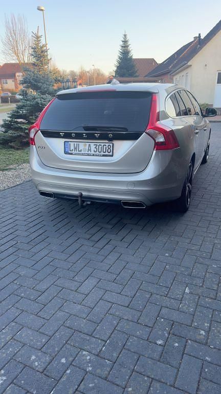 Gebraucht Volvo V60 Summum 181 PS (133 kW) 2015 Beige Kombi