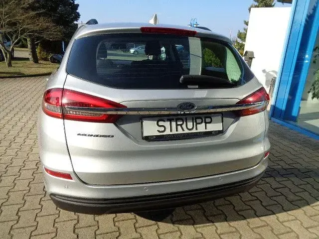 Gebraucht Ford Mondeo 150 PS (110 kW) 2021 Grau Limousine