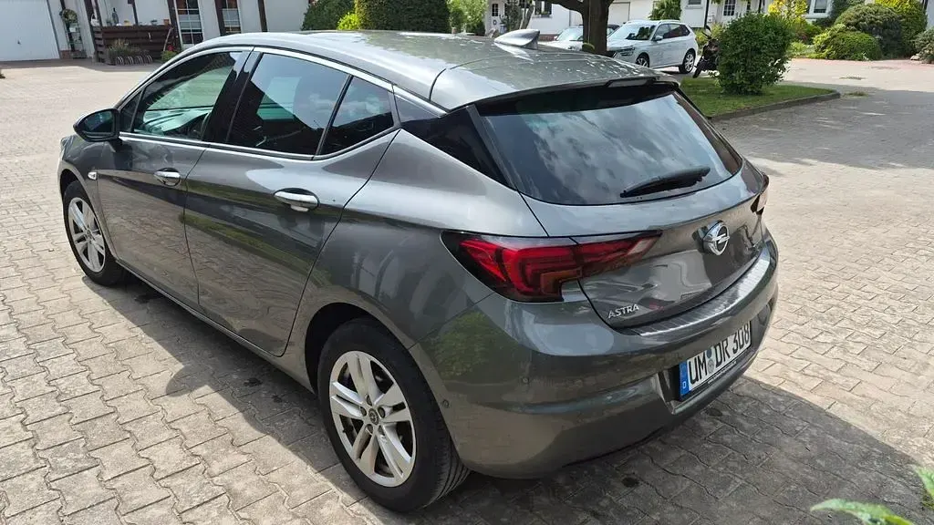 Gebraucht Opel Astra Edition 150 PS (110 kW) 2016 Grau Limousine