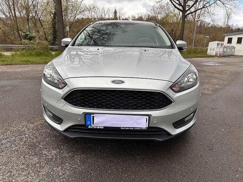 Gebraucht Ford Focus Cool & Connect 125 PS (91 kW) 2017 Silber Kombi