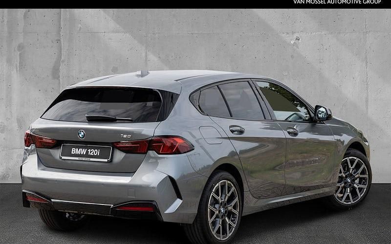 Gebraucht BMW 120 Performance 170 PS (125 kW) 2024 Skyscrapergrau Kleinwagen