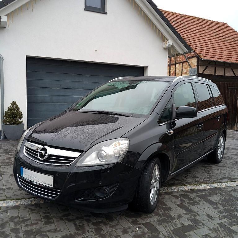Schwarz Gebraucht 2012 Opel Zafira Family Van / Kleinbus | 3.999 € (Guter Preis) - Bild 1/4