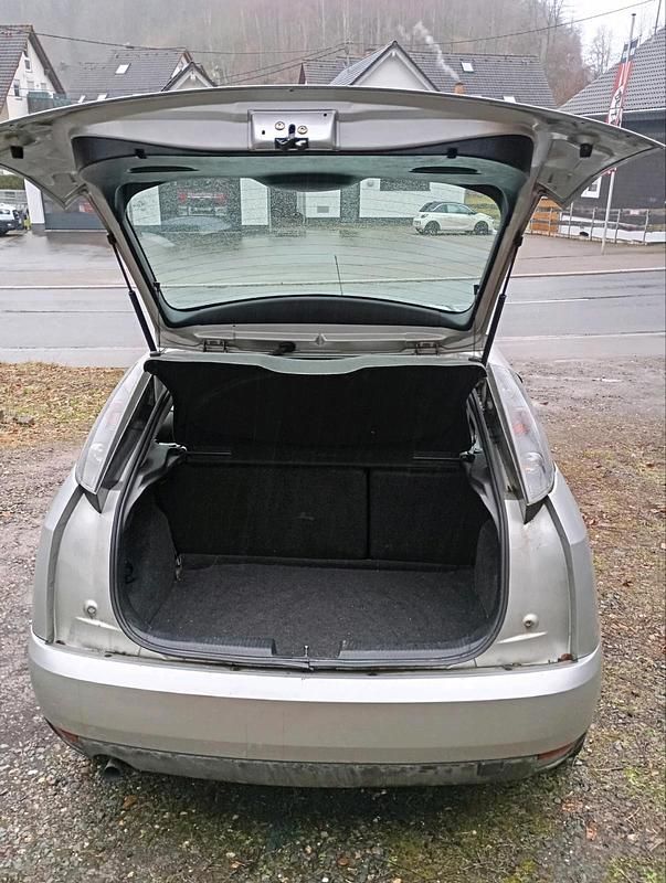 Gebraucht Ford Focus 2001 Silber Kleinwagen