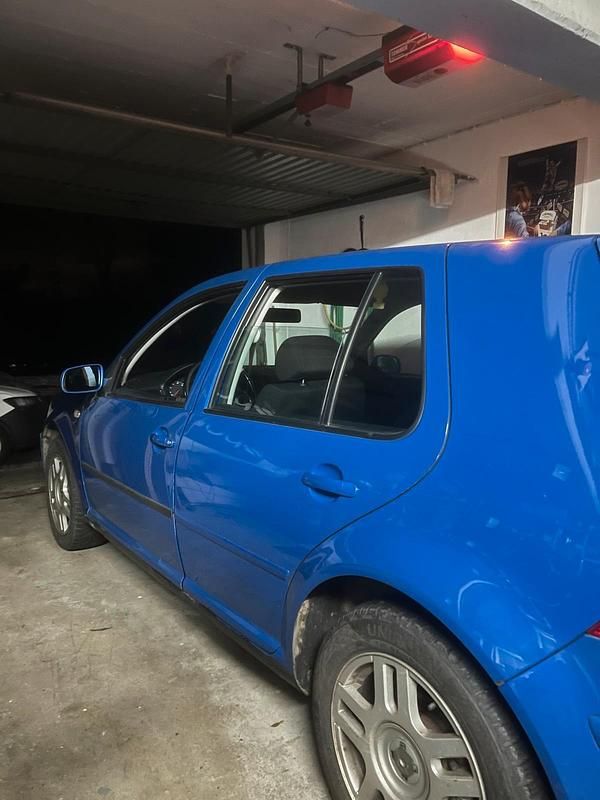 Gebraucht VW Golf IV 106 PS (77 kW) 1999 Blau Kleinwagen