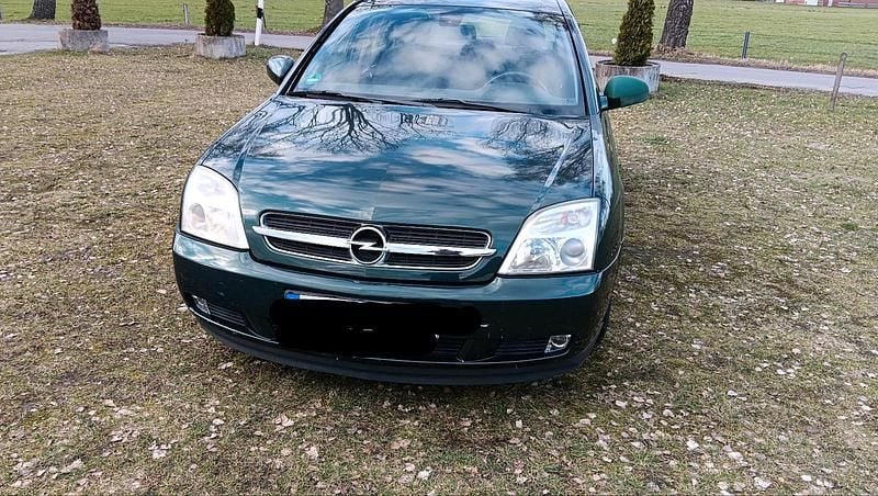 Second-hand Opel Vectra 155 CP (114 kW) 2004 Verde Berlinǎ