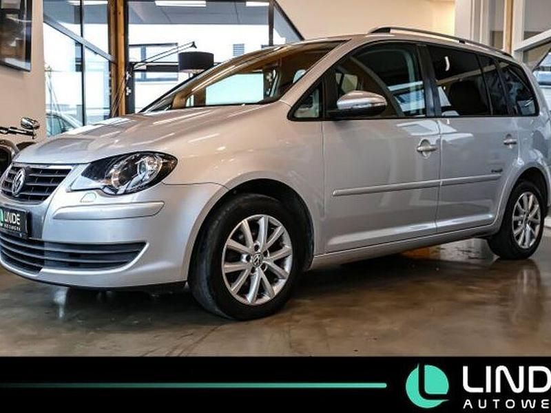 Silber Gebraucht 2009 VW Touran Freestyle Van / Kleinbus | 5.890 € (Fairer Preis) - Bild 1/4