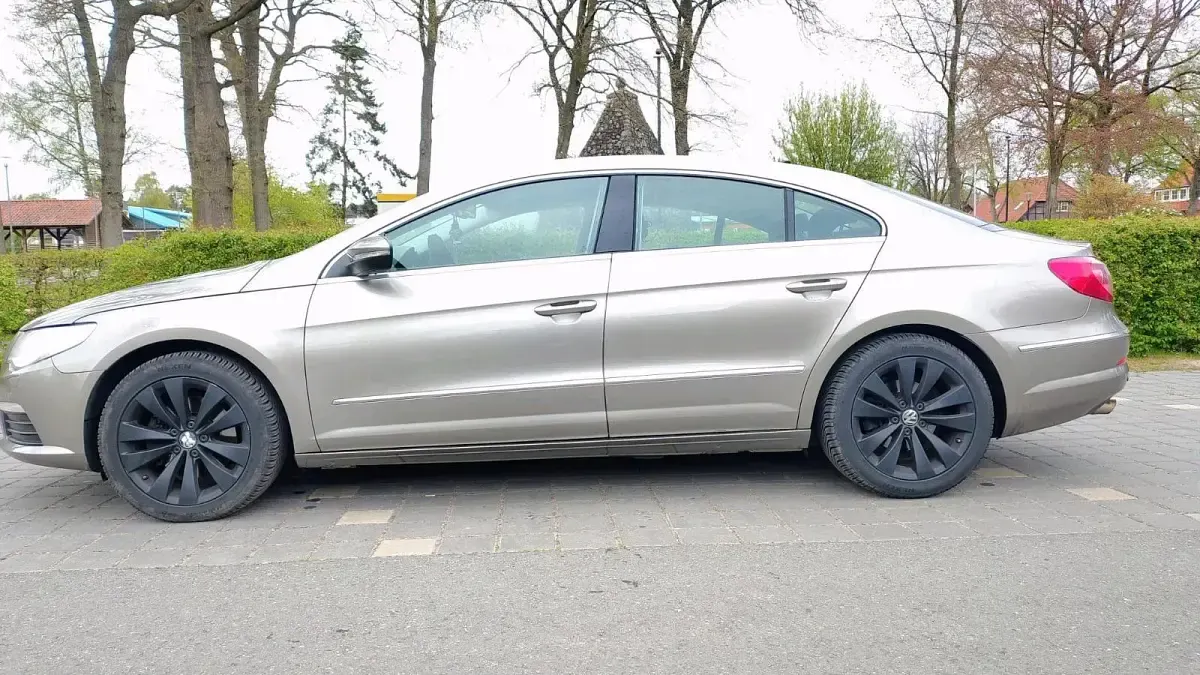 Gebraucht VW Passat 140 PS (102 kW) 2011 Braun Kleinwagen