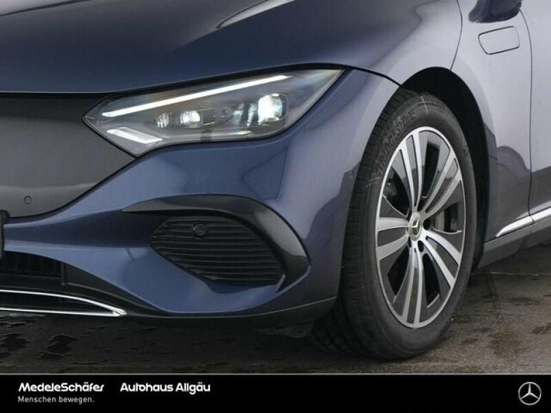 Gebraucht Mercedes EQE300 180 kW (245 PS) 2024 Lack sodalithblau (metallic) Limousine