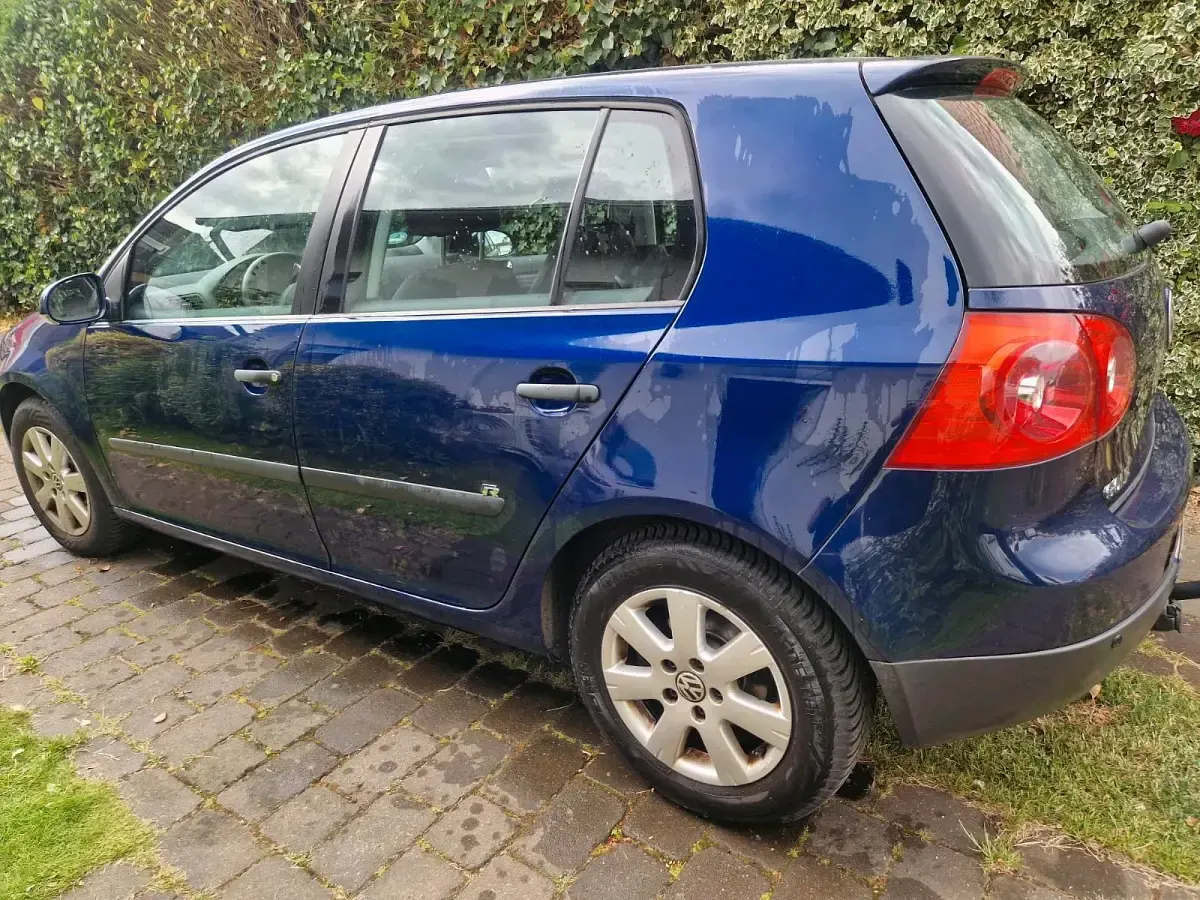 Gebraucht VW Golf V 102 PS (75 kW) 2005 Blau Kleinwagen