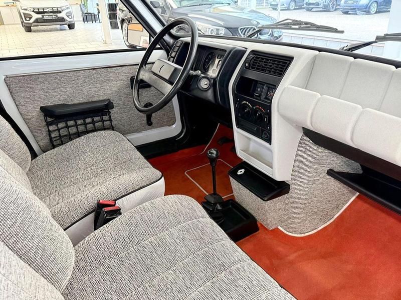 Gebraucht Renault R5 22 kW (30 PS) 1983 Weiß Kleinwagen