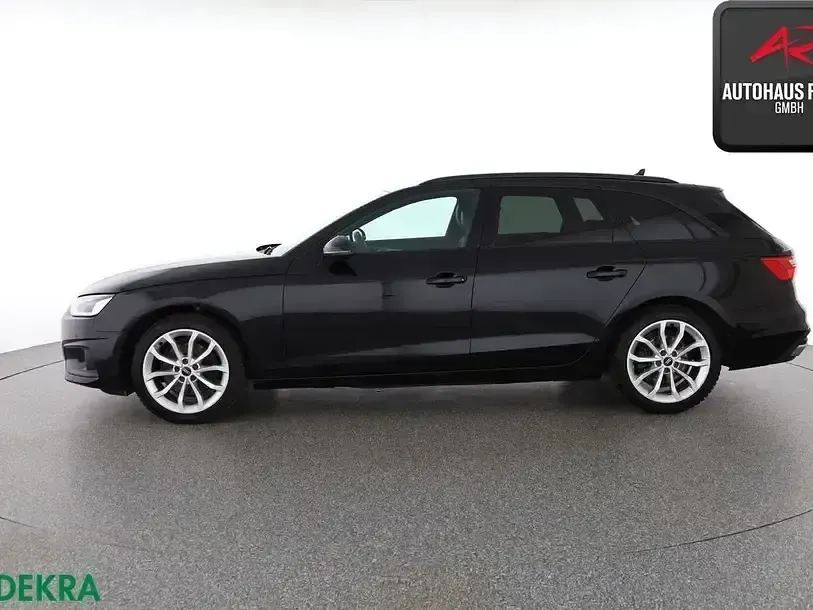 Używany Audi A4 S-Line 163 KM (119 kW) 2023 Czarny Kombi