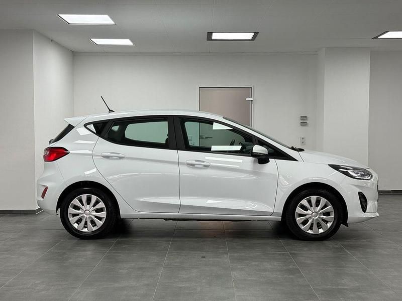 Gebraucht Ford Fiesta Cool & Connect 75 PS (55 kW) 2022 Weiß Limousine