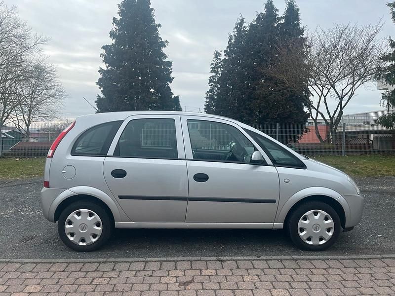 Gebraucht Opel Meriva 116 PS (85 kW) 2004 Silber Van / Kleinbus