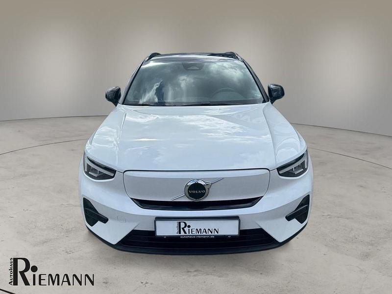 Gebraucht Volvo XC40 Core 169 kW (231 PS) 2023 Crystal white / metallic SUV