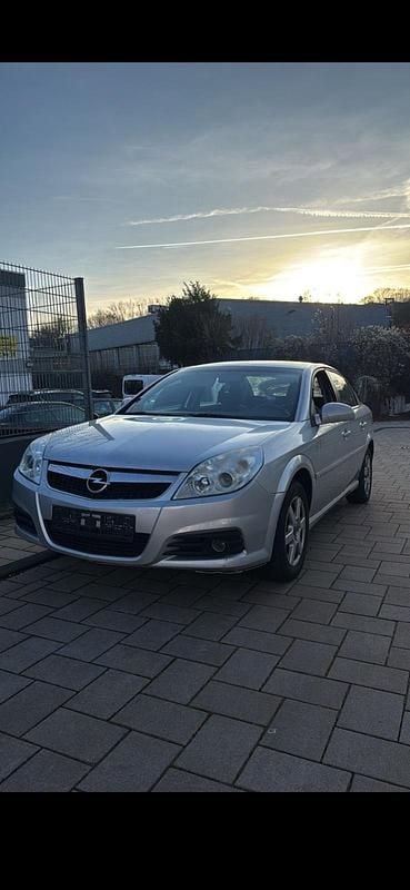Second-hand Opel Vectra 105 CP (77 kW) 2006 Argintiu Berlinǎ