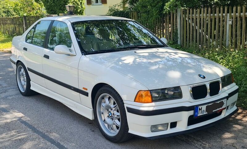 Weiß Gebraucht 1998 BMW M3 Performance Limousine | 22.999 € - Bild 1/4