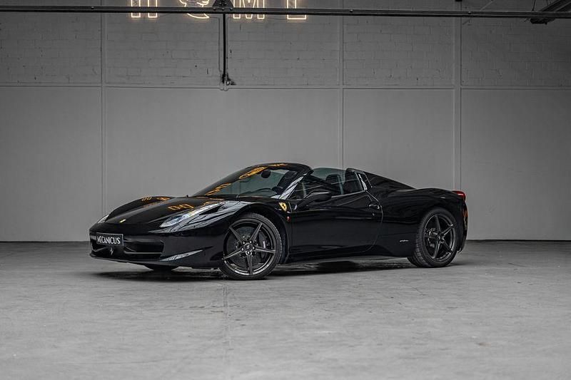 Second-hand Ferrari 458 578 CP (425 kW) 2012 Negru Cabrio