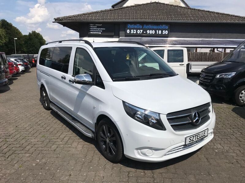 Weiß Gebraucht 2018 Mercedes Vito Van / Kleinbus | 35.999 € (Teuer) - Bild 1/4
