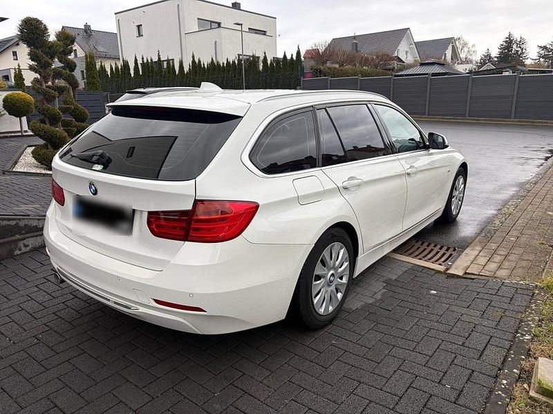 Gebraucht BMW 318 143 PS (105 kW) 2013 Weiß Kombi
