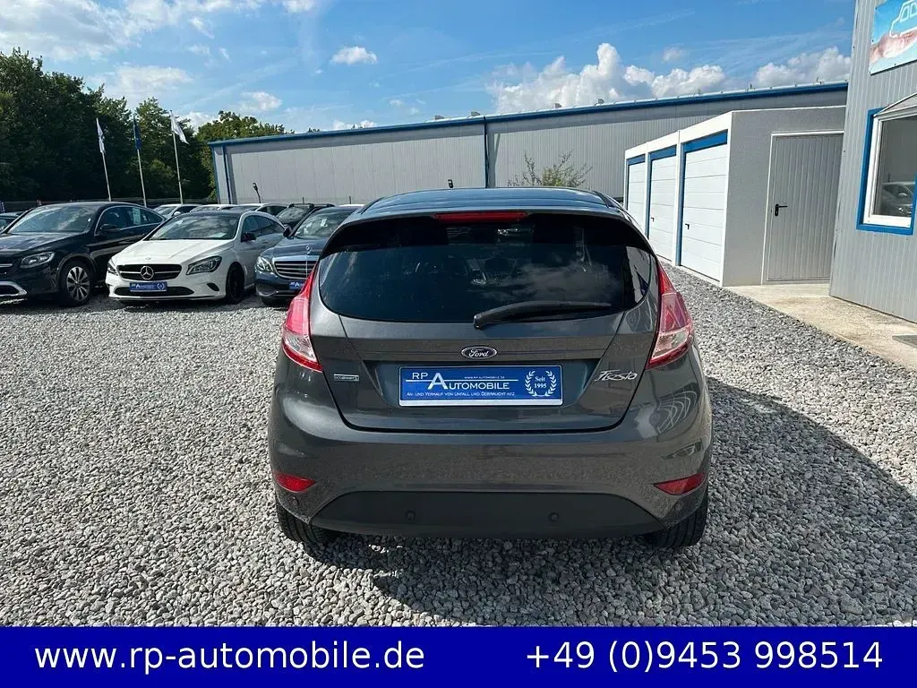 Gebraucht Ford Fiesta Celebration 101 PS (74 kW) 2017 Grau Kleinwagen