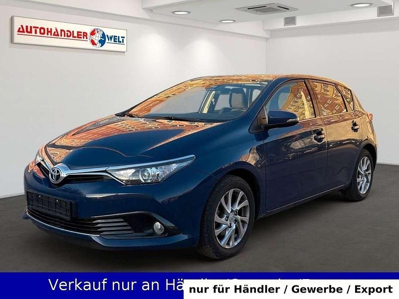 Blau Gebraucht 2017 Toyota Auris Limousine | 9.799 € (Superpreis) - Bild 1/3
