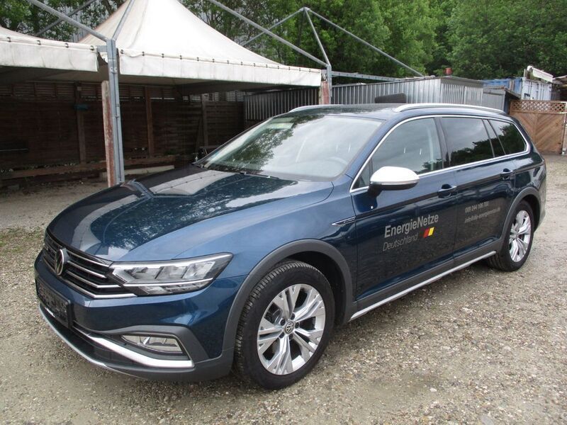Blau Gebraucht 2021 VW Passat Alltrack Kombi | 18.750 € (Superpreis) - Bild 1/4