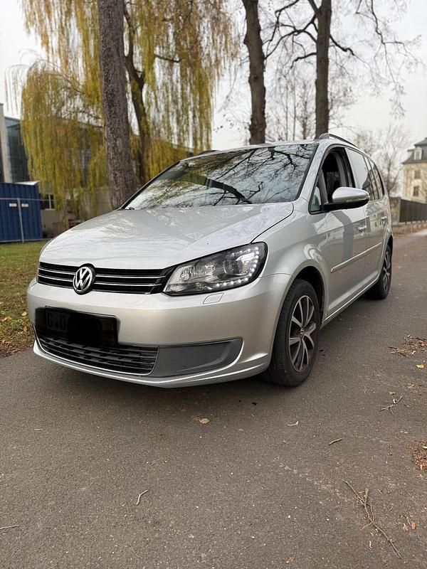 Silber Gebraucht 2011 VW Touran Van / Kleinbus | 5.999 € (Fairer Preis) - Bild 1/4
