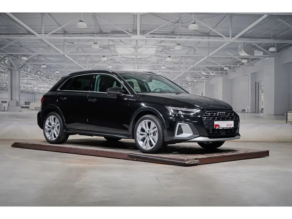 Gebraucht Audi A3 204 PS (150 kW) 2025 Mythosschwarz metallic Limousine