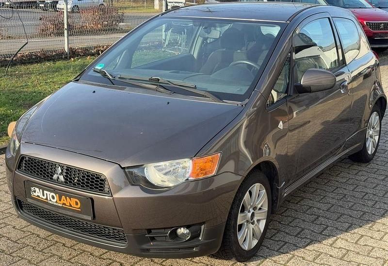 Gebraucht Mitsubishi Colt 95 PS (69 kW) 2013 Braun Kleinwagen