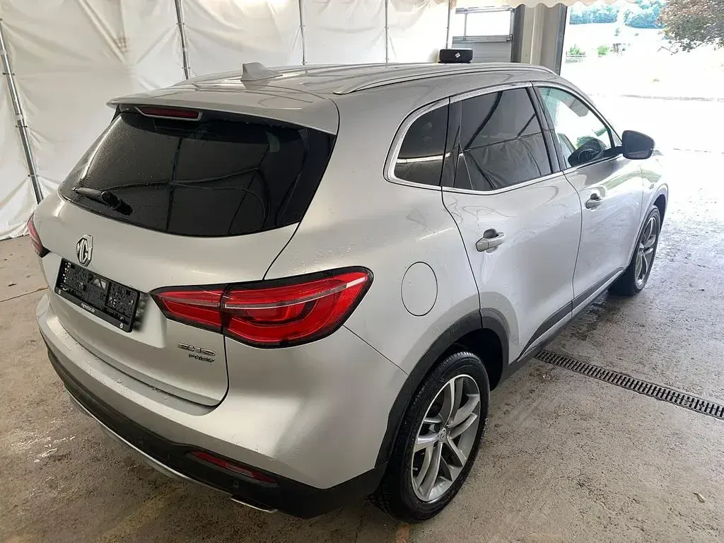 Gebraucht MG EHS Comfort 258 PS (189 kW) 2022 Medal silver metallic SUV