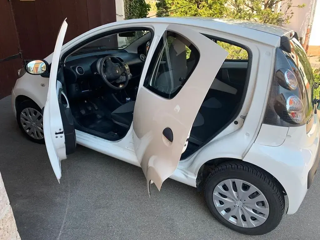 Gebraucht Citroën C1 68 PS (50 kW) 2013 Weiß Kleinwagen