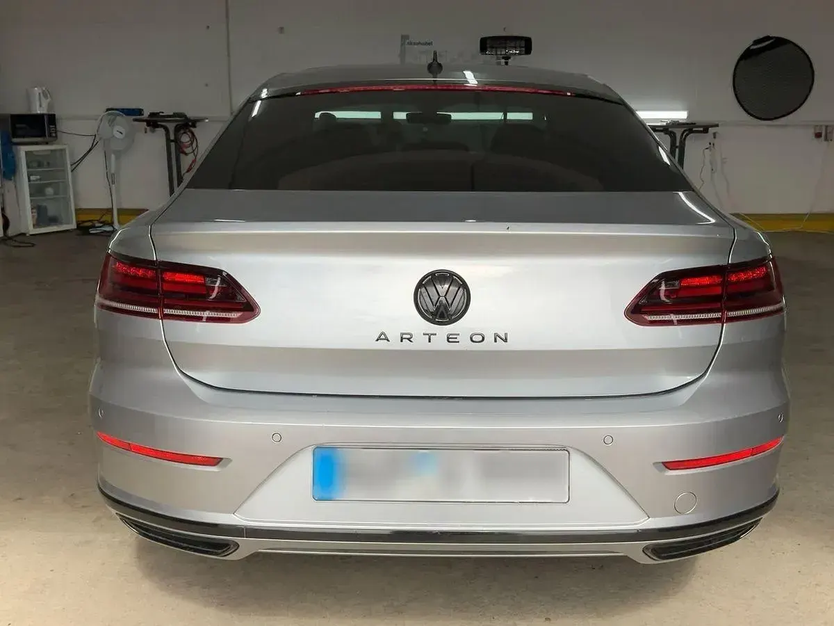 Gebraucht VW Arteon Elegance 190 PS (139 kW) 2019 Silber Kleinwagen
