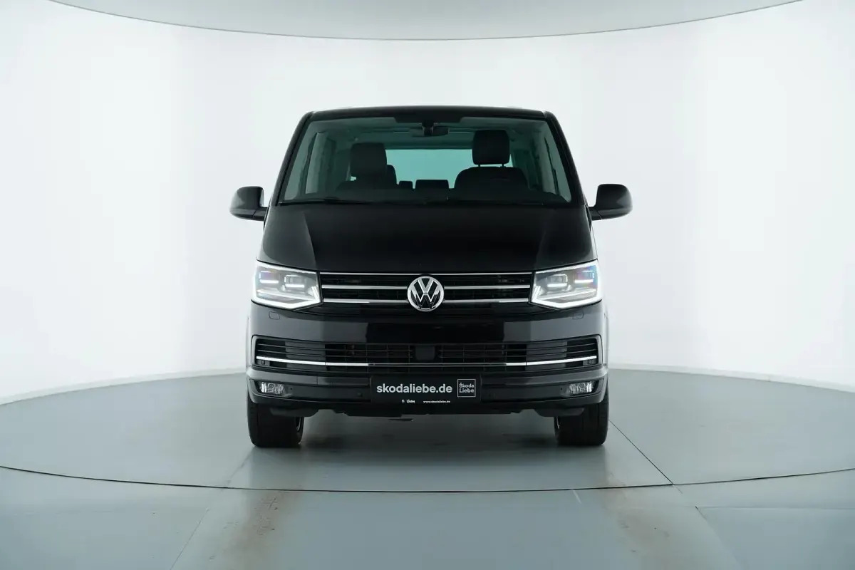 Gebraucht VW Multivan 199 PS (146 kW) 2019 Deep black perleffekt Van / Kleinbus