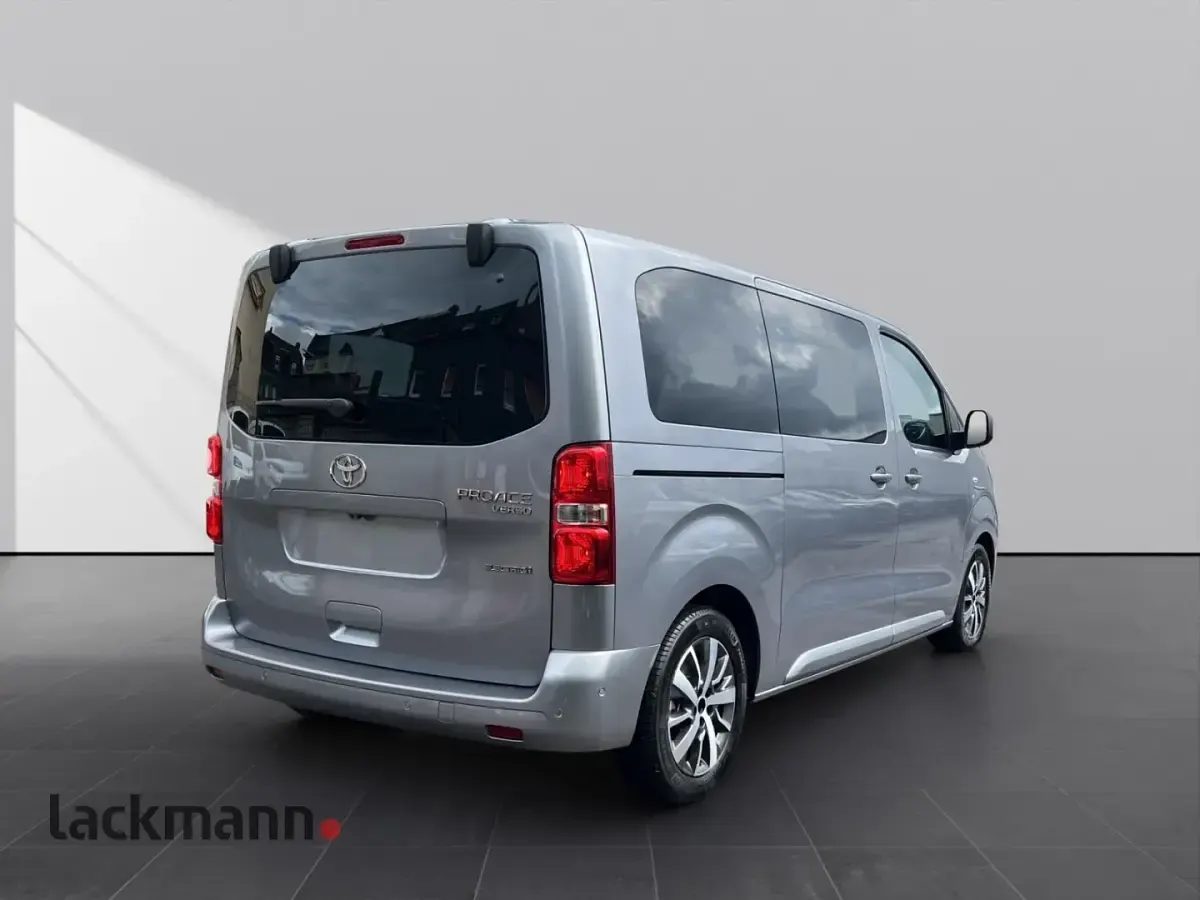 Neu Toyota Proace Verso 100 kW (136 PS) 2025 Grau Kombi